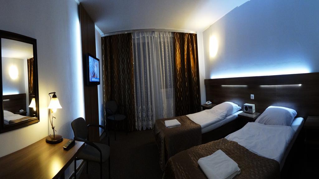 Hotel Junior Zamość Chambre photo
