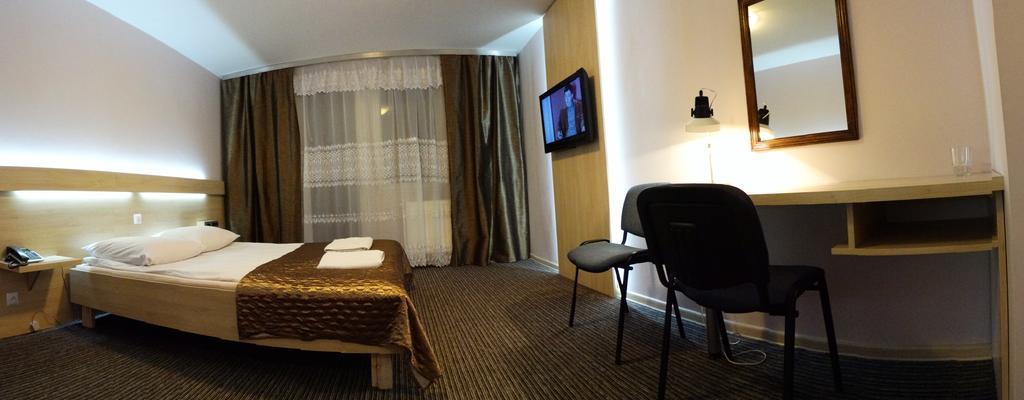 Hotel Junior Zamość Chambre photo