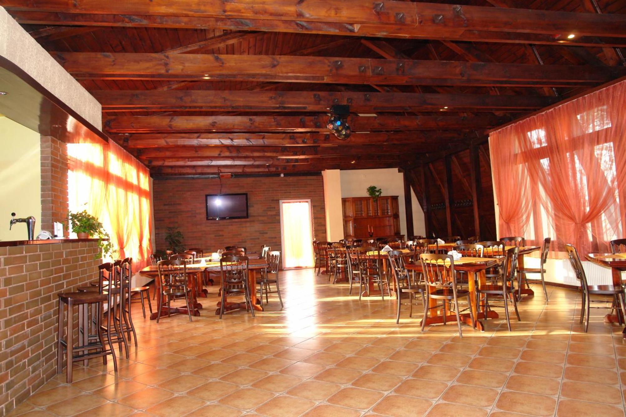 Hotel Junior Zamość Extérieur photo